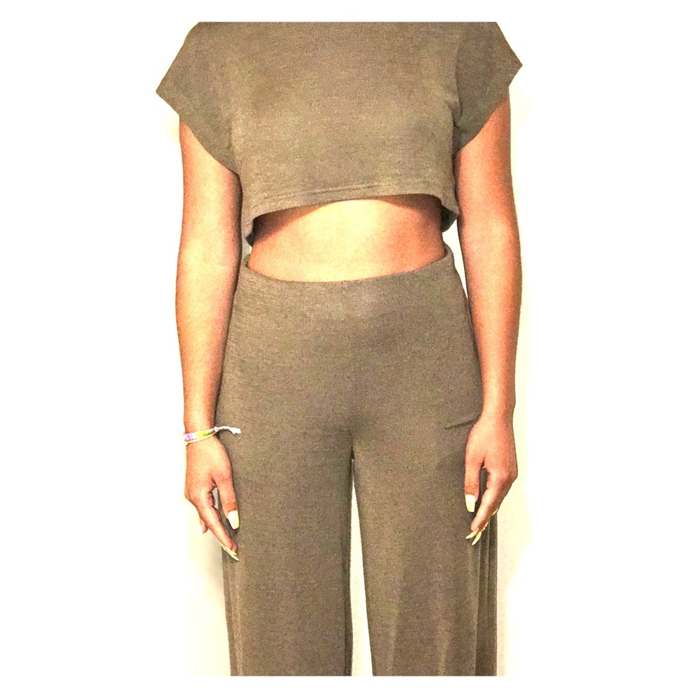 Fashion nova two piece hunter green set.